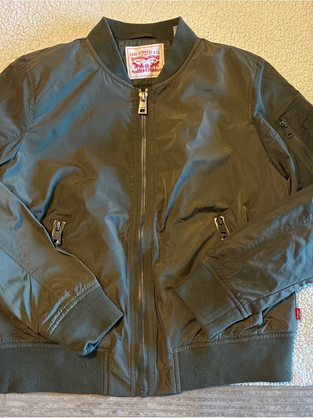 NWOT LEVI'S Lightweight Bomber Utility Jacket Olive Green Size Large - Picture 2 of 16